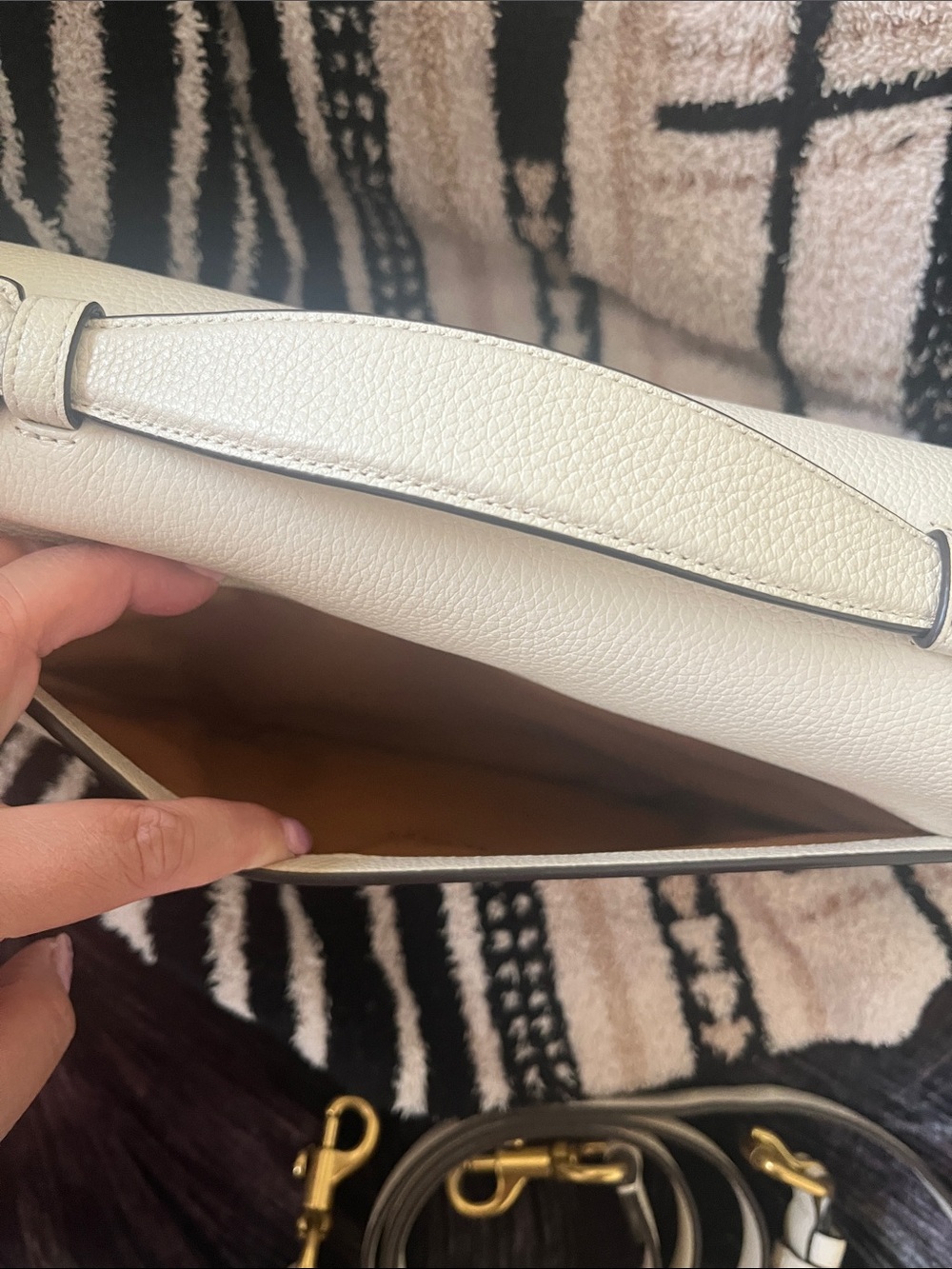 Coach Cream Leather Top-Handle Satchel with Gold Hardware - Picture 6 of 13